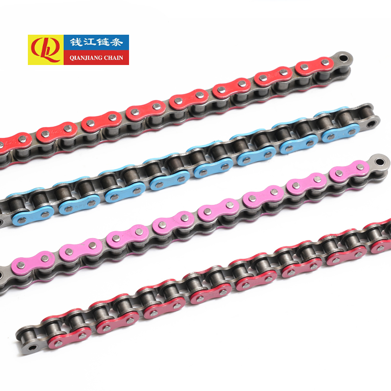 Cadenas estándar para motocicletas.