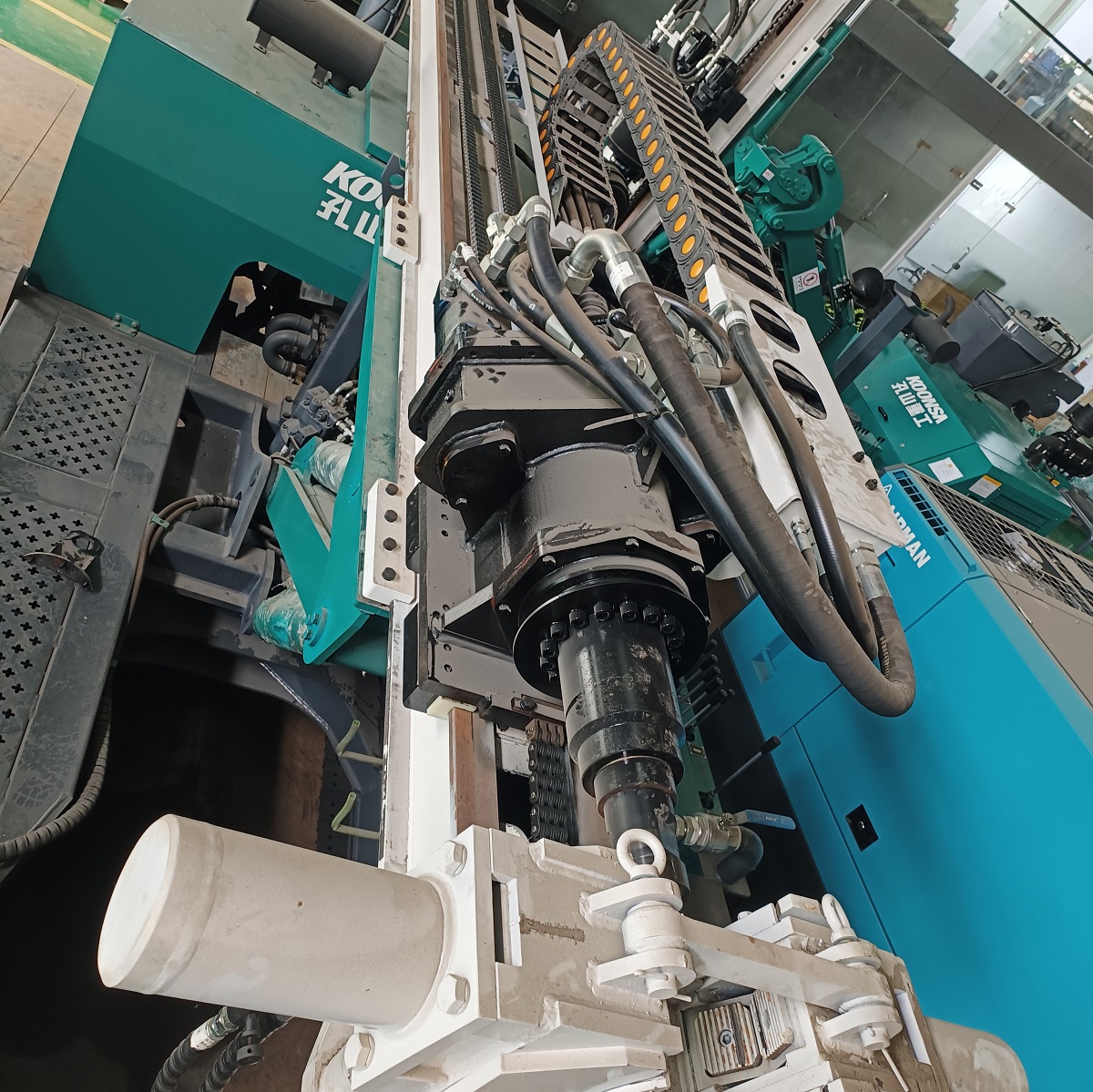 Cadenas de placas de alta resistencia para maquinaria de perforación de pernos de roca